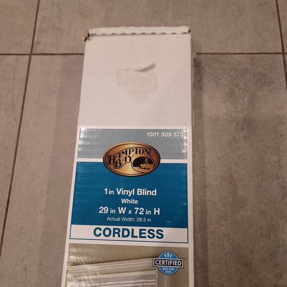 White Hampton Bay Custom Cut Cordless 1" Room Darkening Vinyl Blinds 29"x72" NIB - Picture 4 of 4